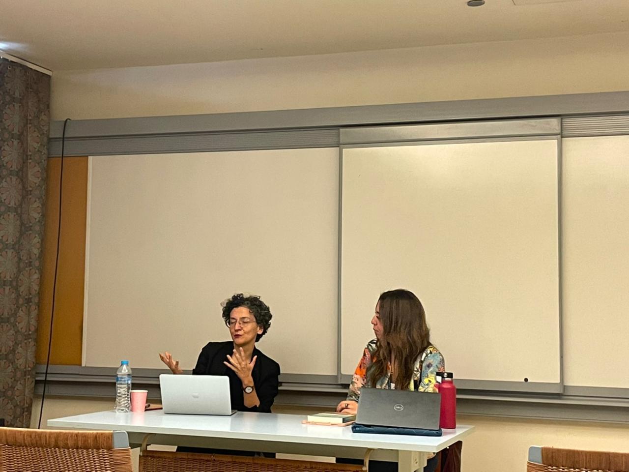 Pathways event with the visiting professor explaining to students information