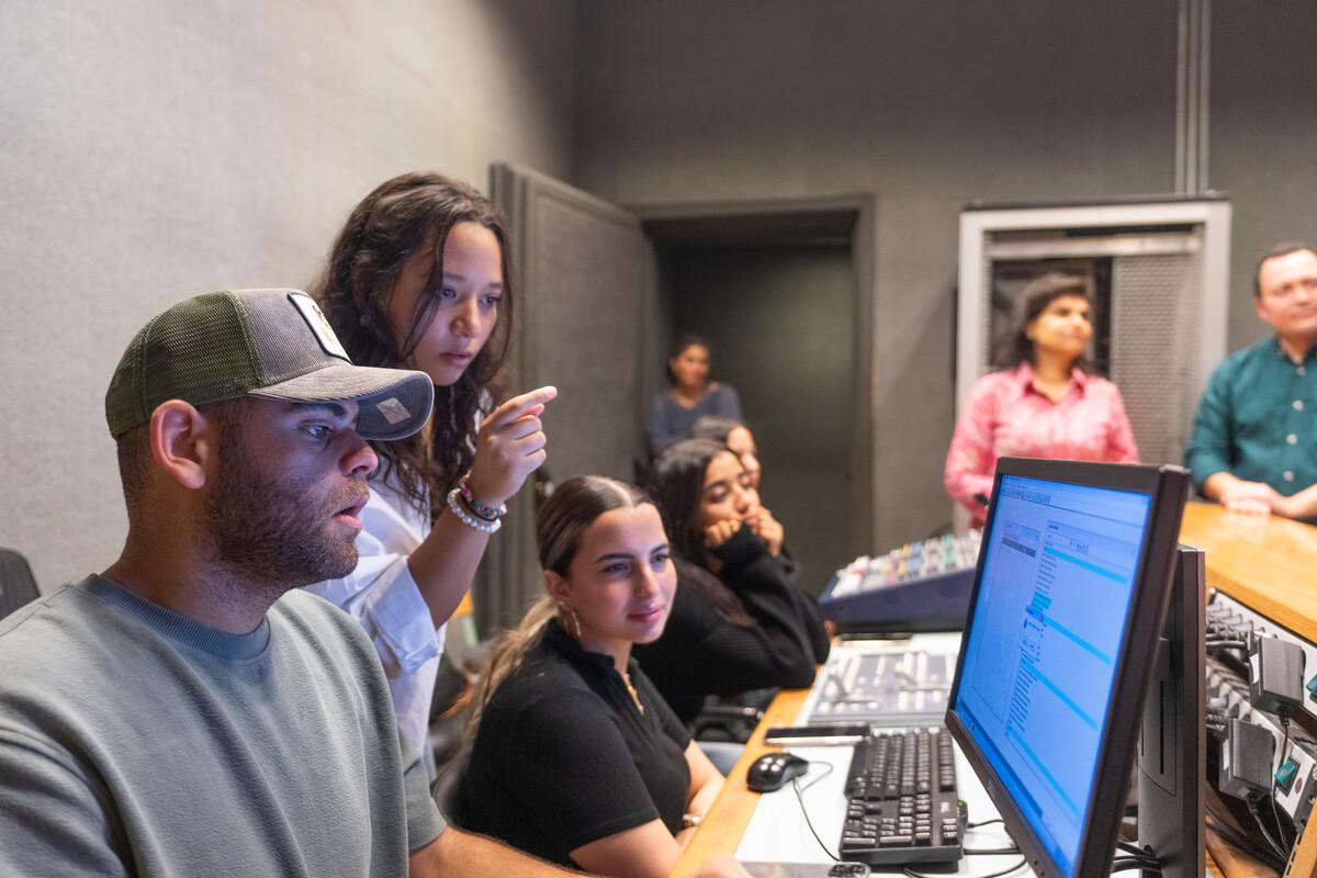 students and professors interaction in gapp media studio