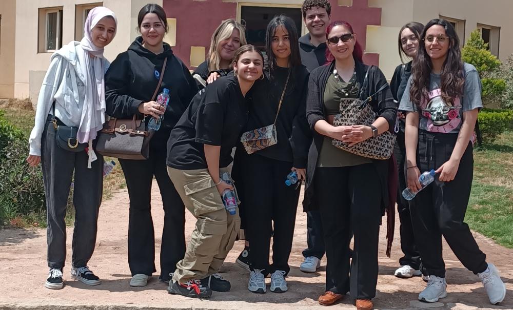 students group photo outside the Banati Foundation for homeless girls field trip