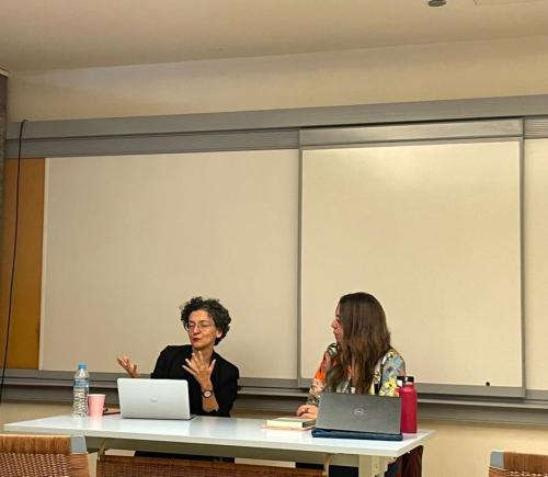 Pathways event with the visiting professor explaining to students information